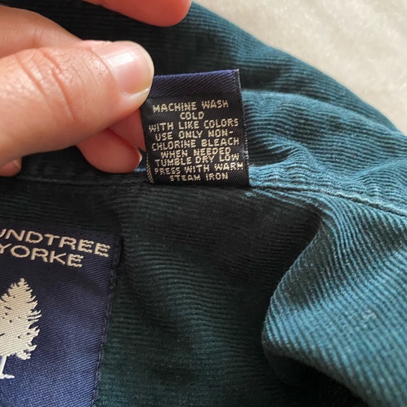 Button up - Picture 6 of 6